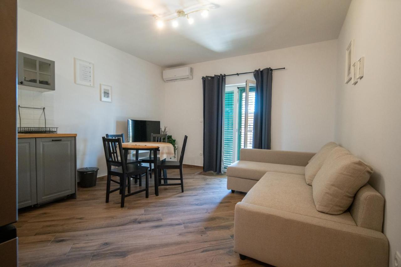 Apartmani Mara Pakoštane Exteriér fotografie