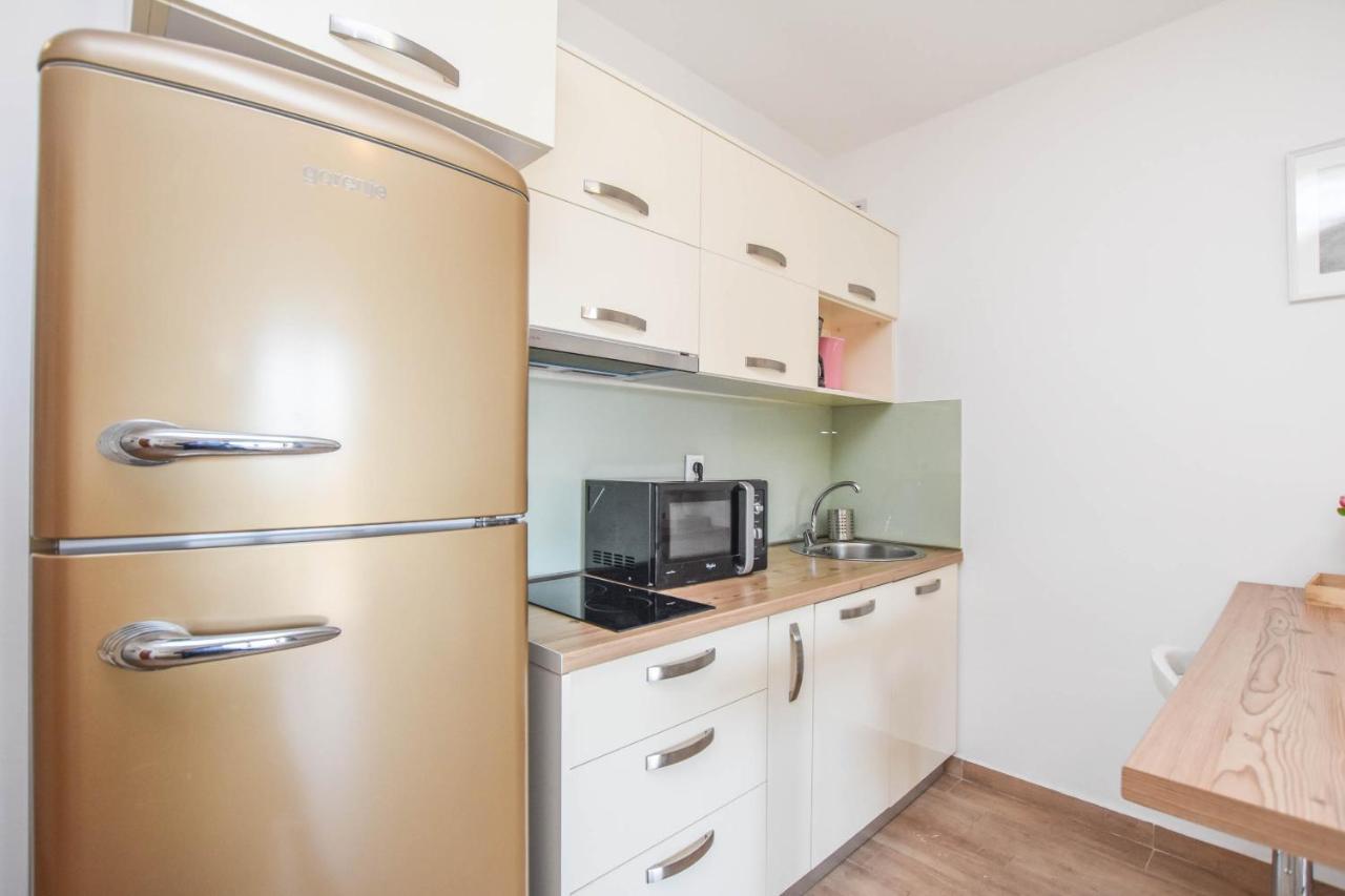 Apartmani Mara Pakoštane Exteriér fotografie